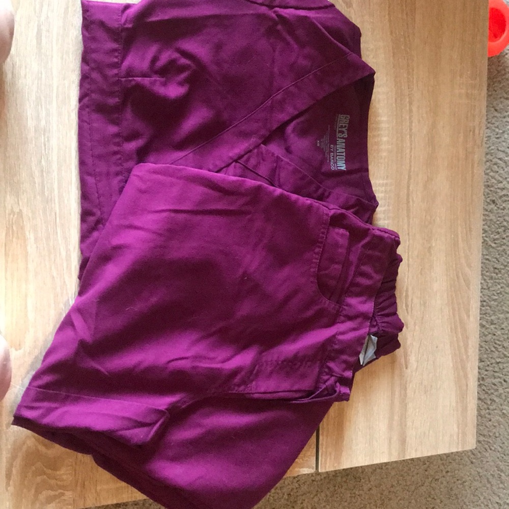 Used Grey’s Anatomy Scrubs